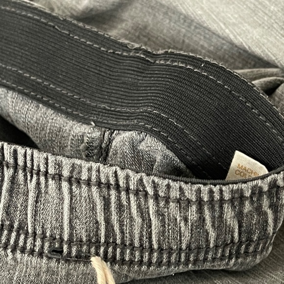 Avenue Plus Size Jeggings (Jeans/Leggings) Size 26 Grey Color NWT - Picture 2 of 7